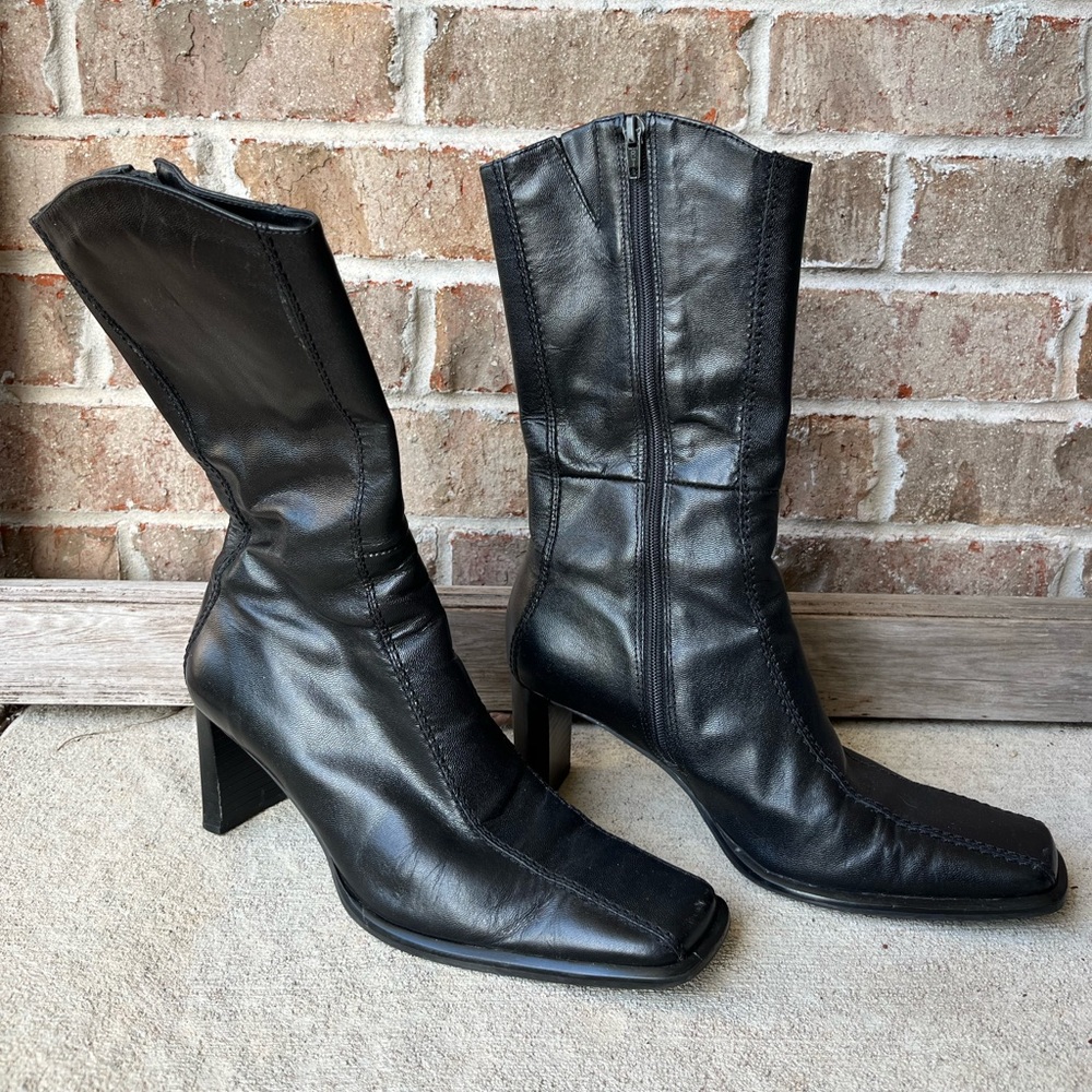 Liz Claiborne vintage black leather heeled boots